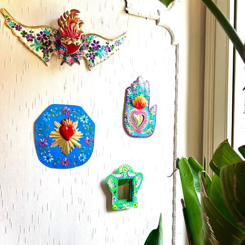 Decorazione da muro artigianale specchio cuore sacro Milagros messicano mano ex voto originale in metallo disegno fiori