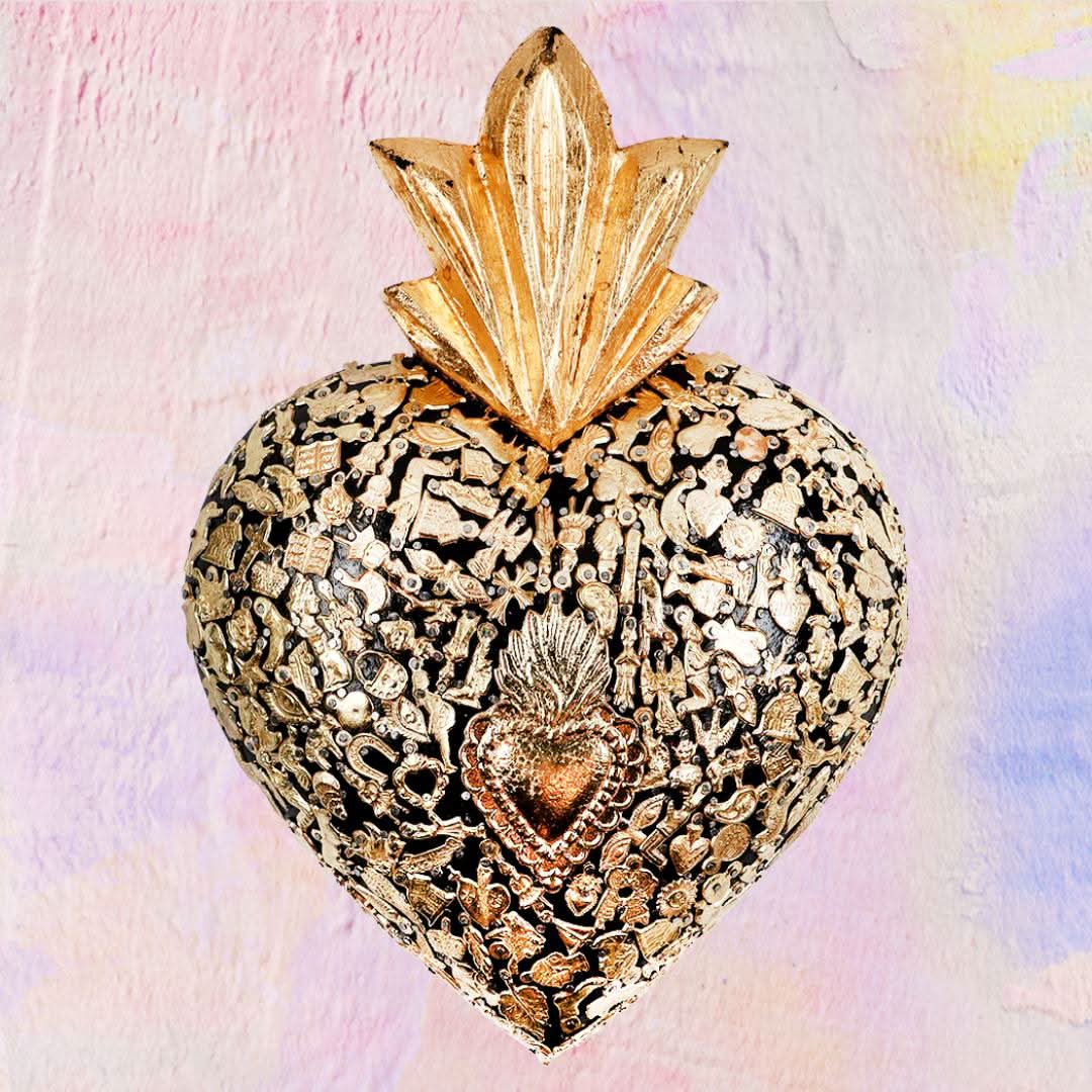 Maxi Sacred Heart with Milagros