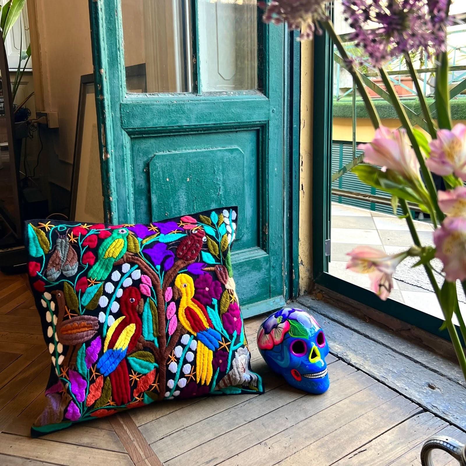 Decorazione arredo casa da tavolo teschio in ceramica artigianato messicano ex voto con disegno fiori calavera portafortuna