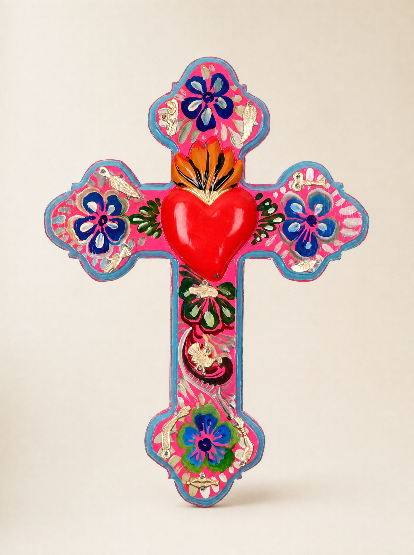 Croix Folk en Bois avec Cœur 3D