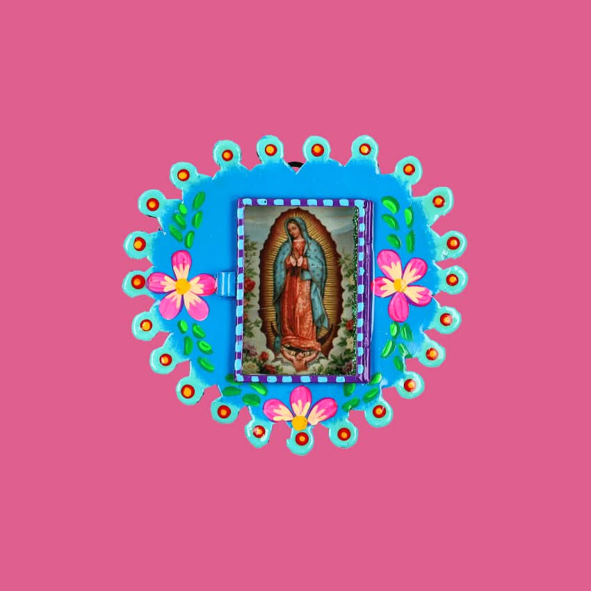 decorazione da muro teca votiva altare metallo artigianato messicano vergine di Guadalupe finestra in vetro dipinta a mano