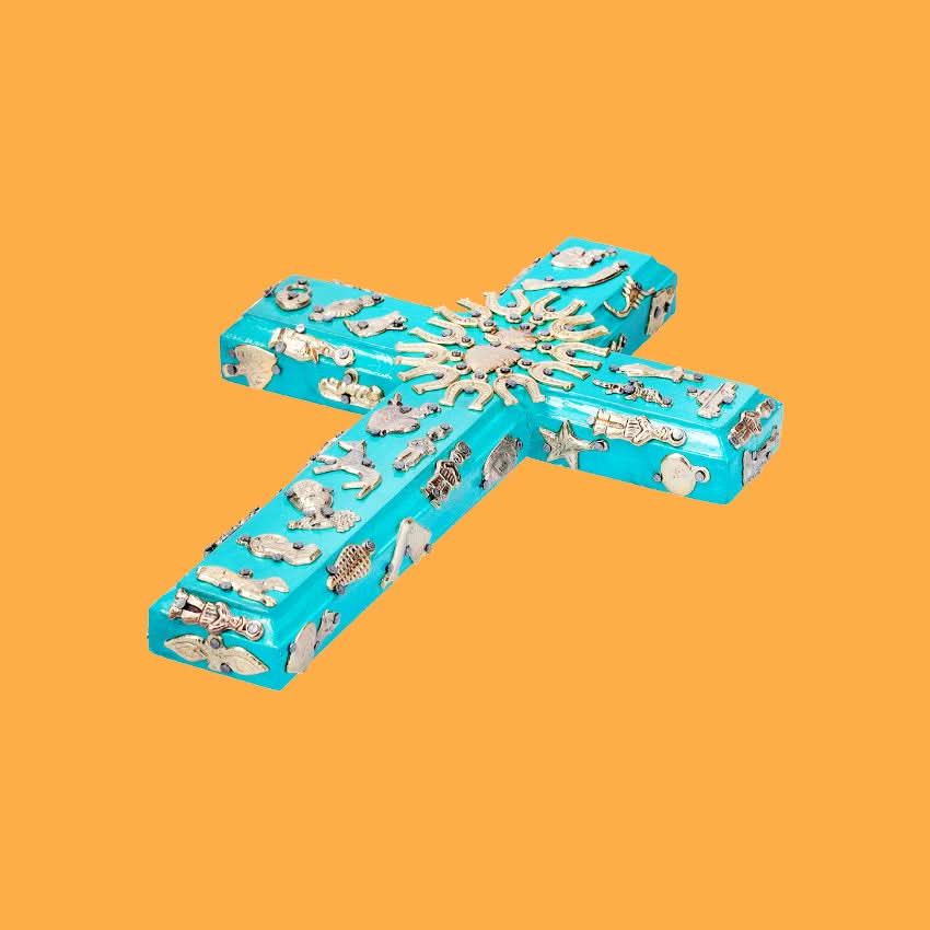 Decorazione da muro artigianale croce con cuore sacro Milagros messicano ex voto in legno dipinto con ciondoli porta fortuna