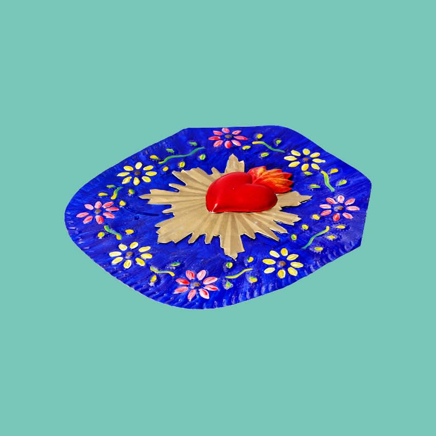 Decorazione da muro artigianale circolare Cuore sacro Milagros messicano ex voto in metallo con disegno fiori bassorilievo