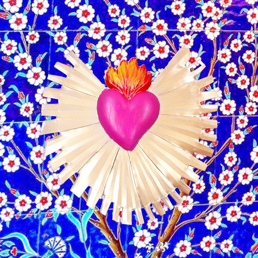 Decorazione da muro Cuore sacro Milagros artigianato messicano ex voto colorato originale in metallo dipinto a mano raggi oro