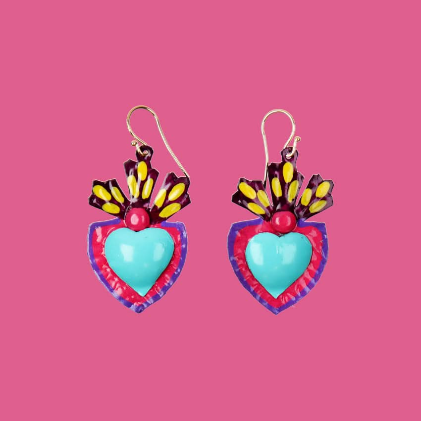 orecchini accessorio moda artigianato messicano cuore sacro Milagros ex voto colori pastello metallo leggero porta fortuna 3D