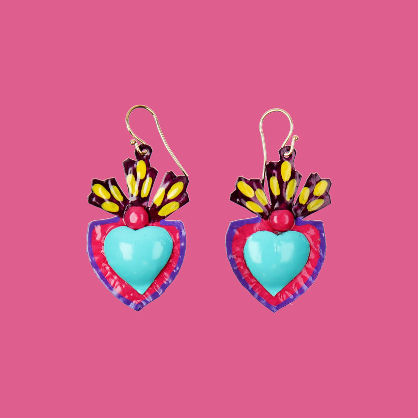 orecchini accessorio moda artigianato messicano cuore sacro Milagros ex voto colori pastello metallo leggero porta fortuna 3D