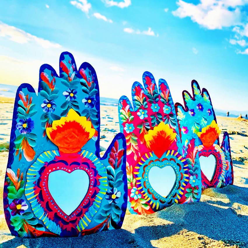 Decorazione da muro specchio cuore sacro Milagros artigianato messicano mano ex voto originale in metallo disegno fiori