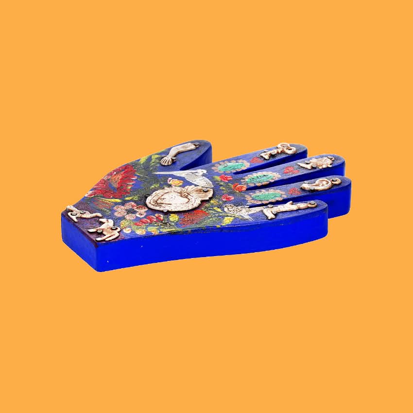 Decorazione da muro mano con cuore sacro Milagros artigianato messicano ex voto in legno dipinto con ciondoli porta fortuna