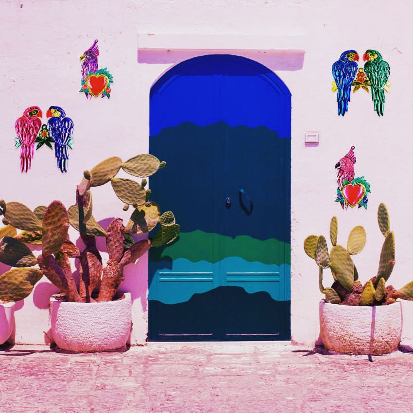 Decorazione da muro artigianato messicano originale ex voto cuore sacro pappagallo libertà dipinto a mano in metallo colorato