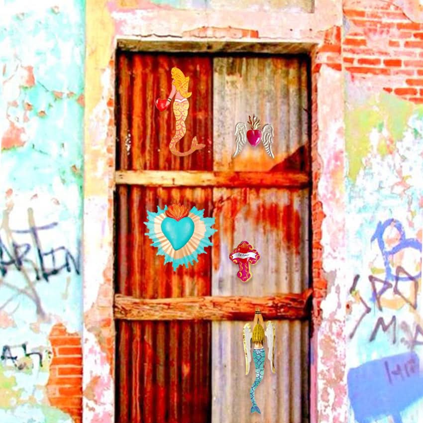 Decorazione da muro artigianale Cuore sacro Milagros messicano ex voto colorato originale in metallo dipinto a mano raggi oro