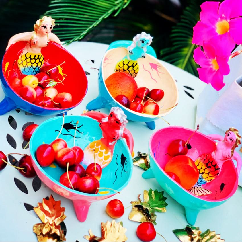 Ciotola artigianale messicana decorazione da tavola in cocco dipinta a mano con sirena in argilla originale colorata