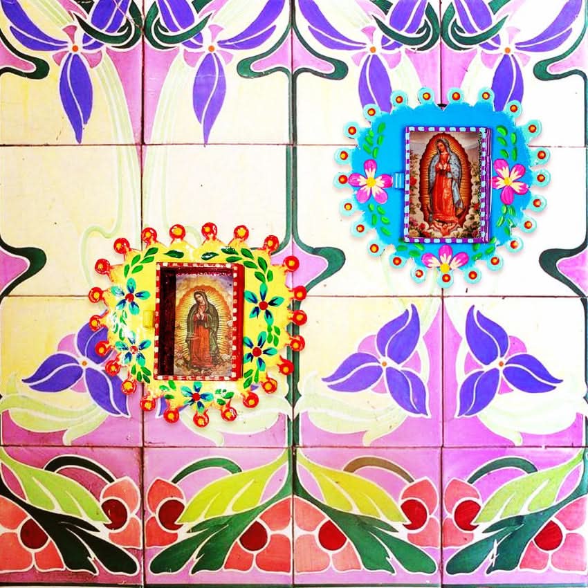 decorazione da muro teca votiva altare metallo artigianato messicano vergine di Guadalupe finestra in vetro dipinta a mano