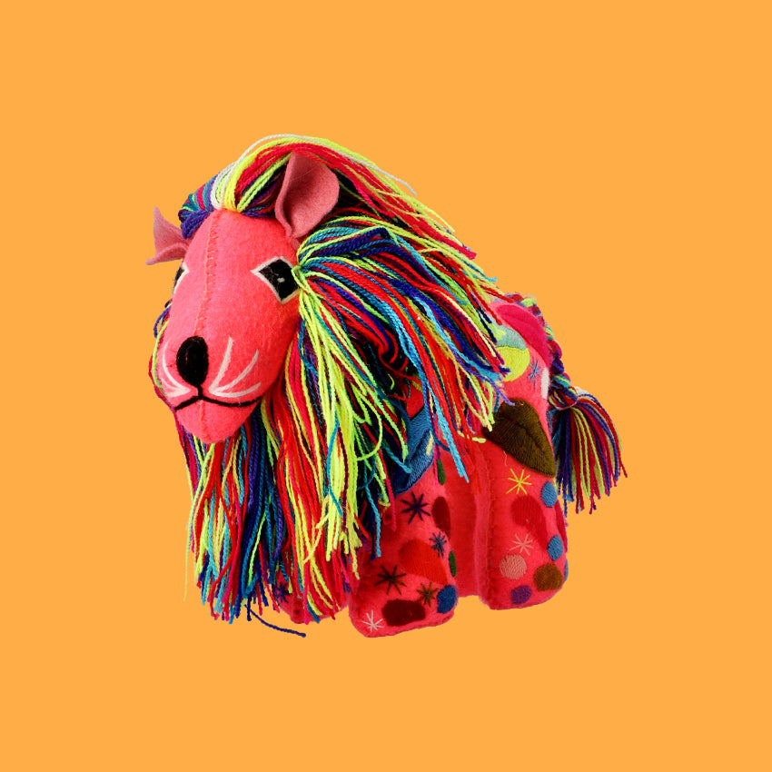 Decorazione arredo casa da tavolo artigianato peluche leone Chopard fatto a mano colorato e ricamato in lana messicano