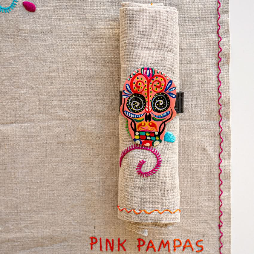 decorazione accessorio da tavola portatovagliolo con teschio calavera in metallo colorato fatto a mano artigianale messicano