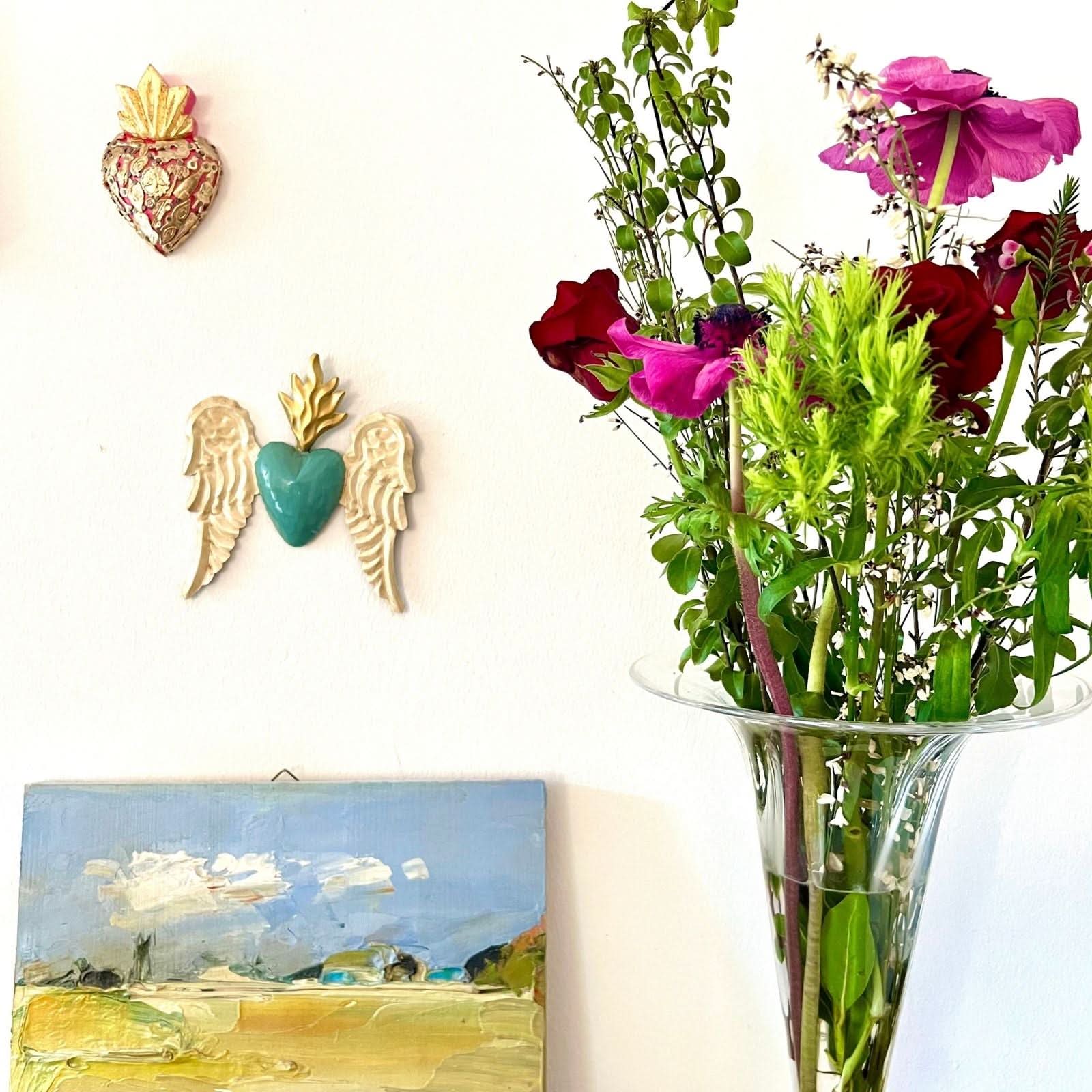 Decorazione da muro artigianale Cuore sacro Milagros messicano ex voto originale in legno dipinto con ciondoli porta fortuna 