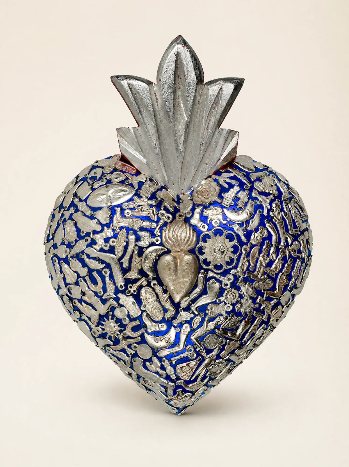 Maxi Sacred Heart with Milagros