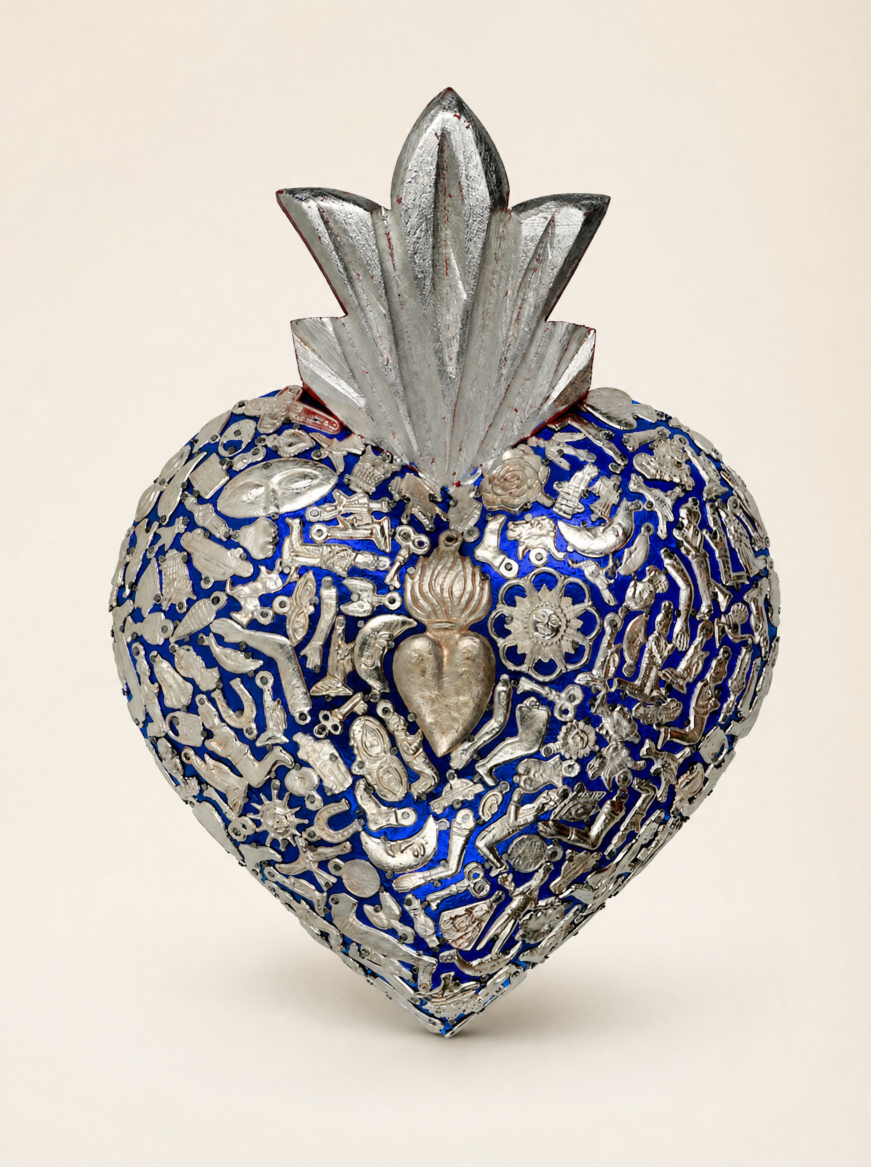 Maxi Sacred Heart with Milagros