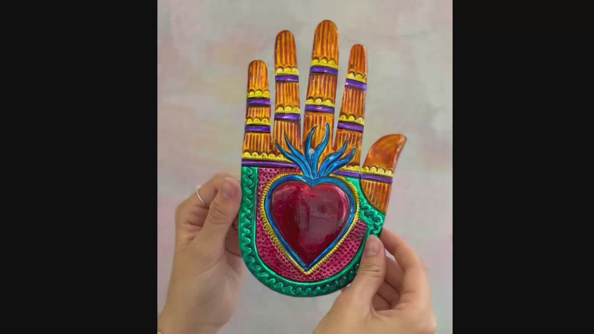 Decorazione da muro artigianale mano bassorilievo 3D cuore sacro Milagros messicano mano ex voto originale in metallo vintage
