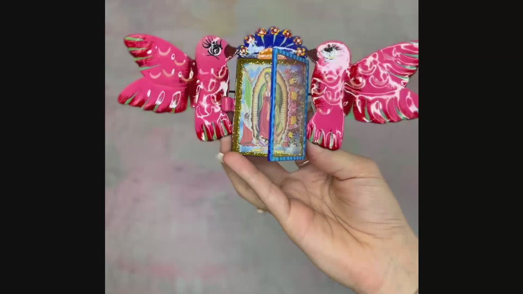 decorazione da muro teca votiva altare metallo artigianato messicano vergine di Guadalupe finestra in vetro dipinta a mano