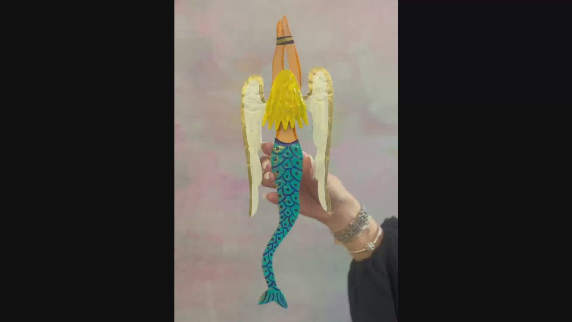 Decorazione da muro artigianato messicano ex voto sirena angelo simbolo femminile dipinta a mano con ali in metallo colorato
