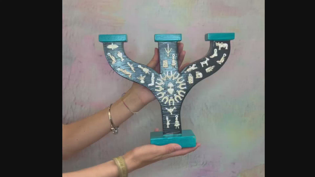Decorazione arredo casa candelabro in legno colorato Milagros artigianato messicano ex voto cuore ciondoli porta fortuna