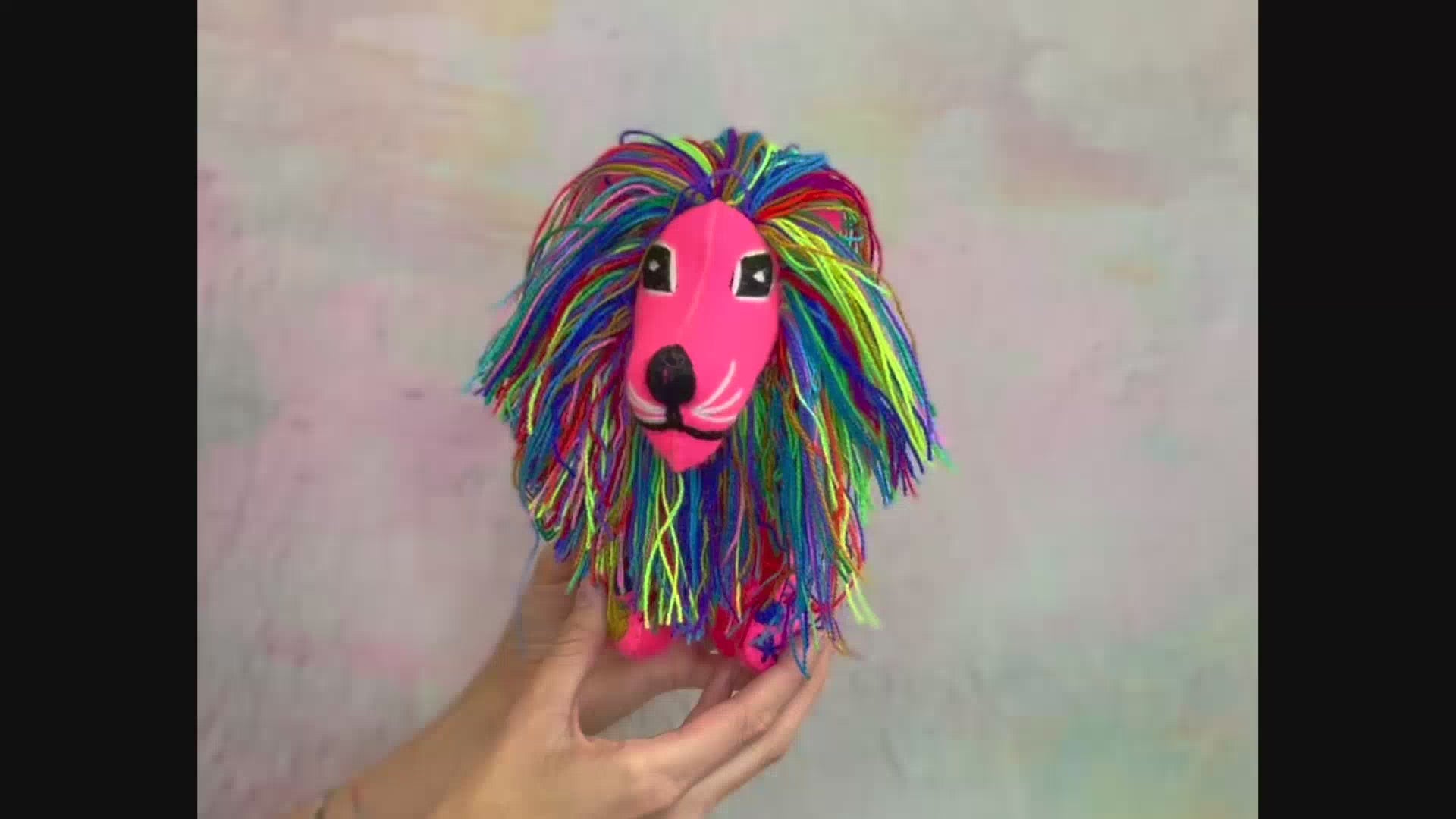 Decorazione arredo casa da tavolo artigianato peluche leone Chopard fatto a mano colorato e ricamato in lana messicano