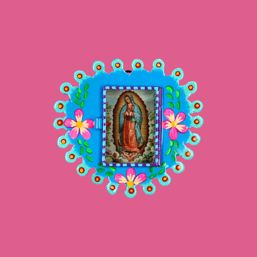 decorazione da muro teca votiva altare metallo artigianato messicano vergine di Guadalupe finestra in vetro dipinta a mano