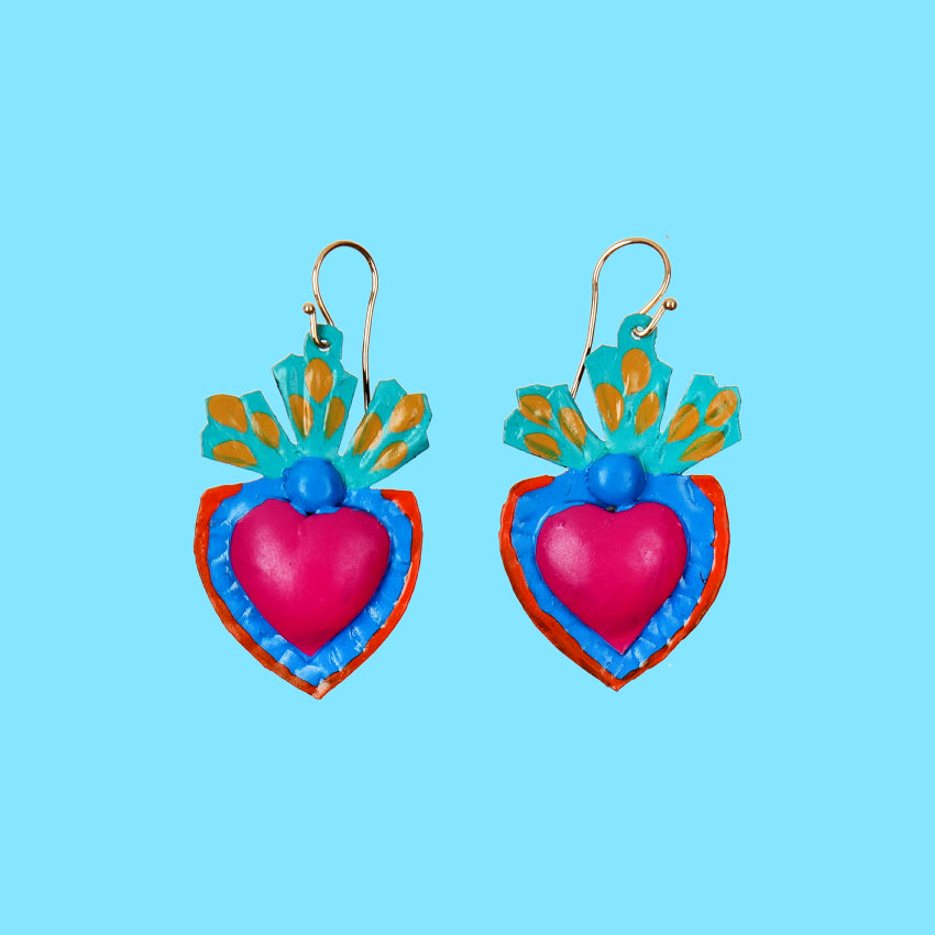 orecchini accessorio moda artigianato messicano cuore sacro Milagros ex voto colori pastello metallo leggero porta fortuna 3D